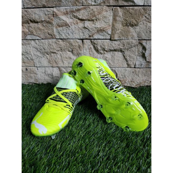 Sepatu Bola Puma Future Hijau Terbaru