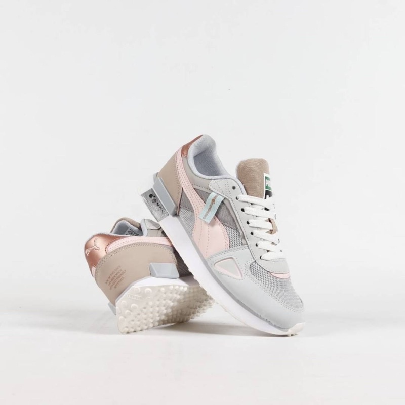 Perfect  kick  /  Like Ori. Puma Future Rider WMNS The Hundreds Grey Pink