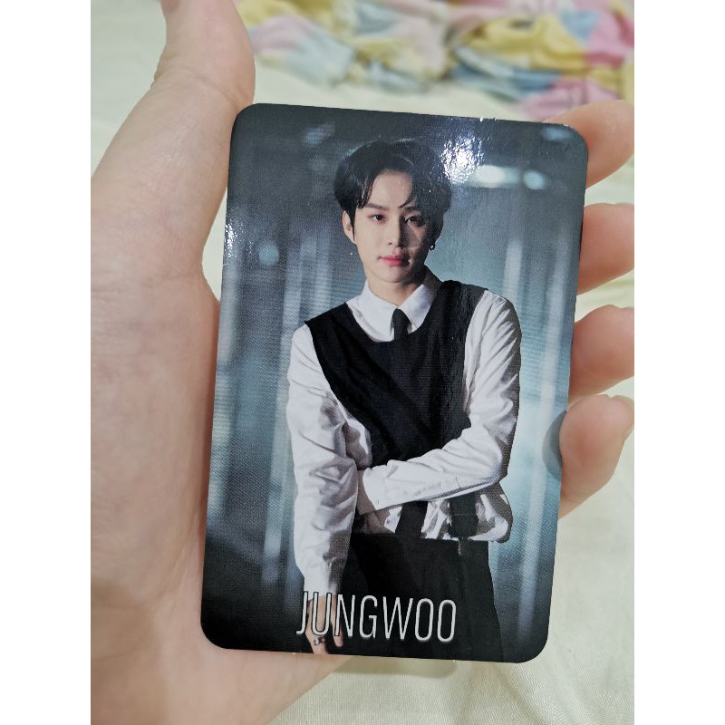 WTS Jungwoo Loveholic B1 PC Photocard