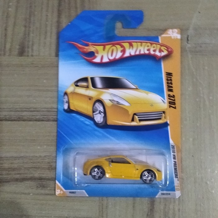 hotwheels nissan 370z kuning