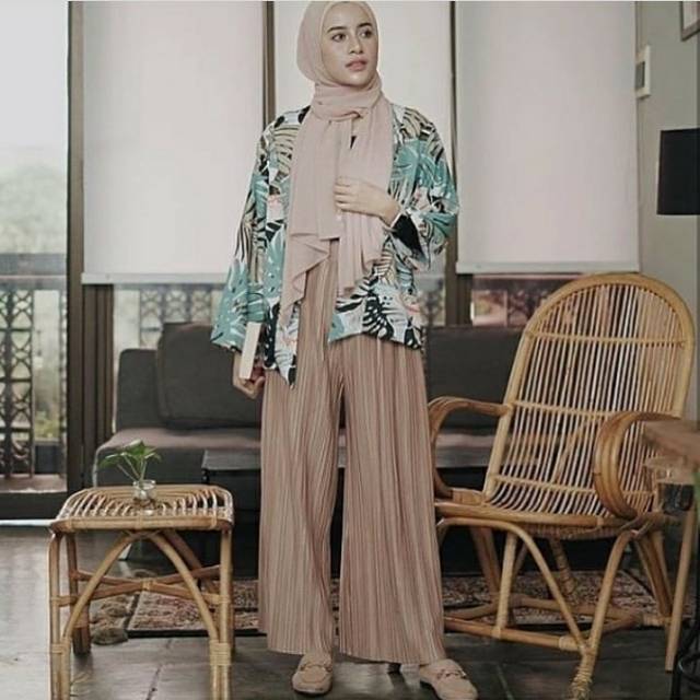 CELANA KULOT PLISKET IMPORT YUeSHI