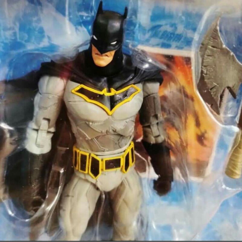 mainan action figureMcfarlane batman dc multiverse batman dark