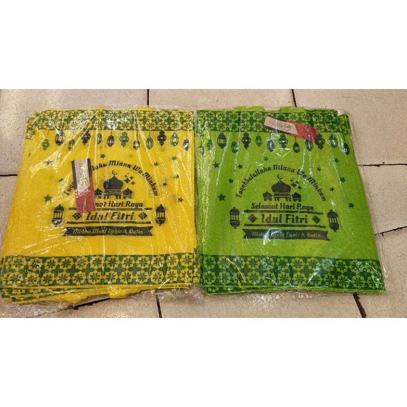 

Tas Goodie bag Spunbond IDUL FITRI ukuran 38x45x8cm isi 12 pcs