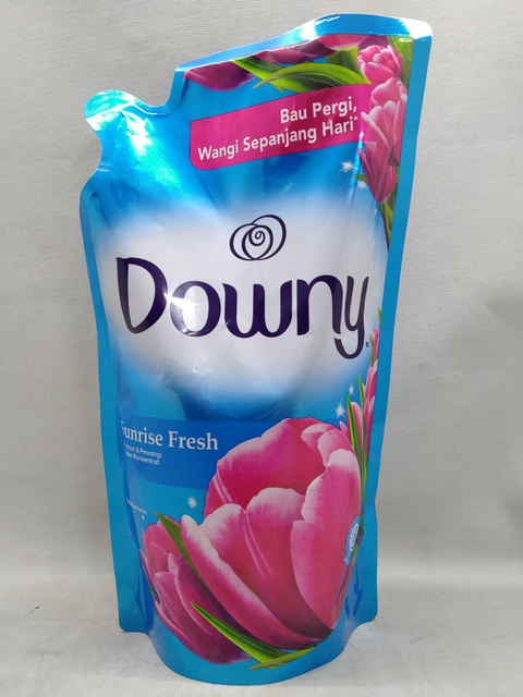 Downy Pelembut Pakaian Sunrise Fresh Refill 780 ml