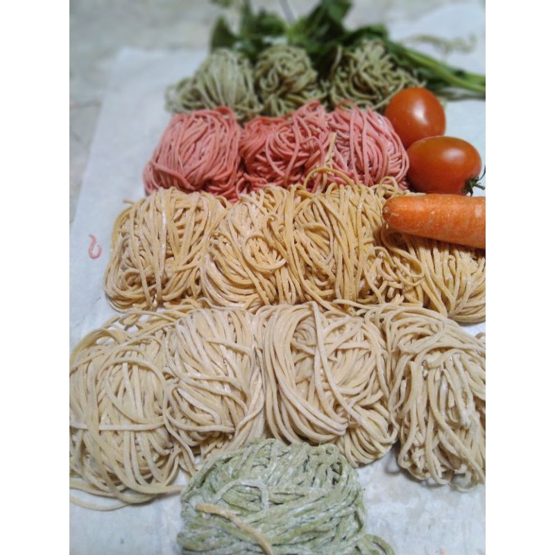 

1 kg / 1000 gr mie sayur sehat / mie ayam basah / mie warna ramen bayam wortel tomat bakmi enak