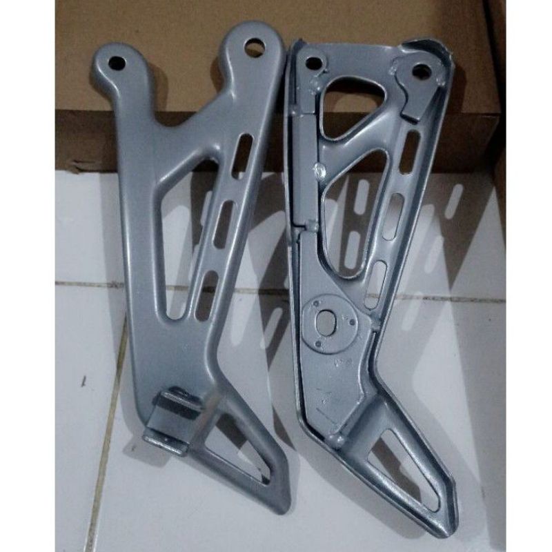 PLAT DUDUKAN STEP FOOTSTEP BELAKANG SET RX RXK RXKING RX KING NEW ROBOT 2008 SEPASANG