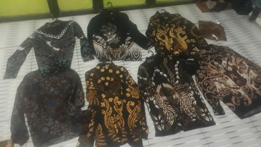 Santa Ricci Kemeja Pria Slimfit Polos Murah Hitam Navy Biru Langit Putih Abu Tua Elektrik Maroon