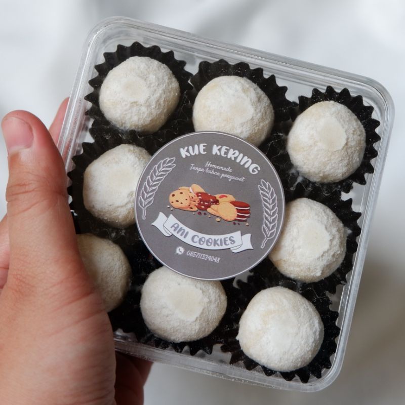 

KUE PUTRI SALJU KUE KERING CAMILAN LEBARAN