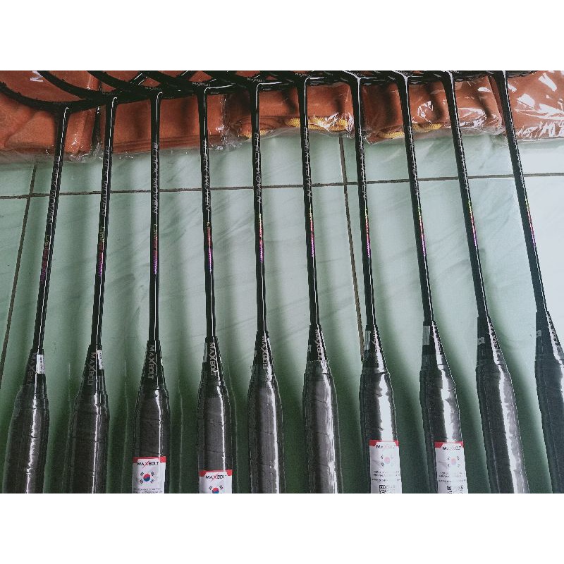 maxbolt black woven limited edition