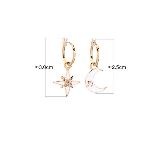 LRC Anting Tusuk Fashion Gold Diamond Glazed Star-moon Asymmetrical Earrings F75086