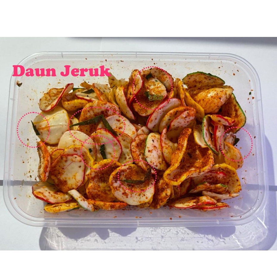 (PROMO)MAKANAN ENAK RINGAN PEDAS KERUPUK/KERIPIK SEBLAK DAUN JERUK 100GRAM KEMASAN BOX