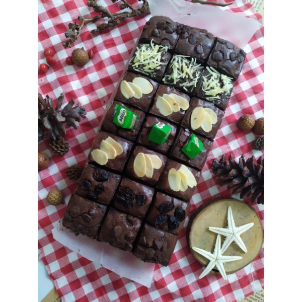 

FUDGY BROWNIES BY DAPUR FIYU | BROWNIES SEKAT | BROWNIES PREMIUM | FUDGY SHINY CRUSH BROWNIES | FUDGY BROWNIES PREMIUM