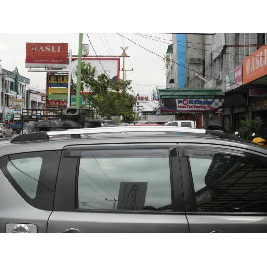 Terlaris roof rail grand livina