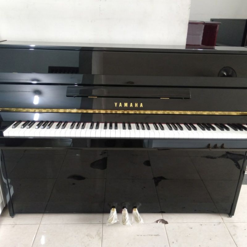 Piano Yamaha JU109 J Hitam