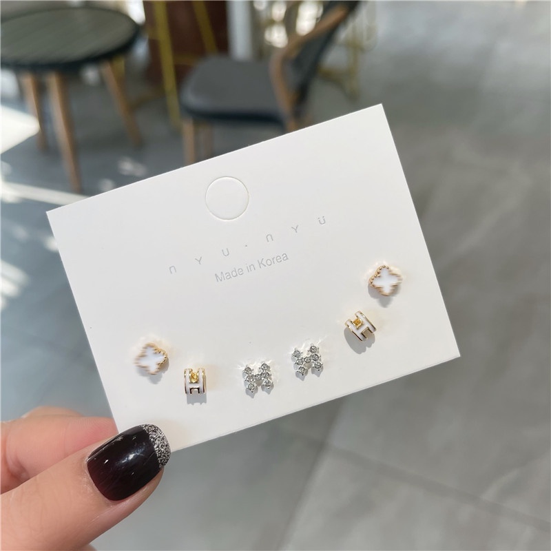 Set Anting Stud 925 Silver Needle Bentuk Hati Aksen Mutiara Zircon Gaya Korea Untuk Wanita