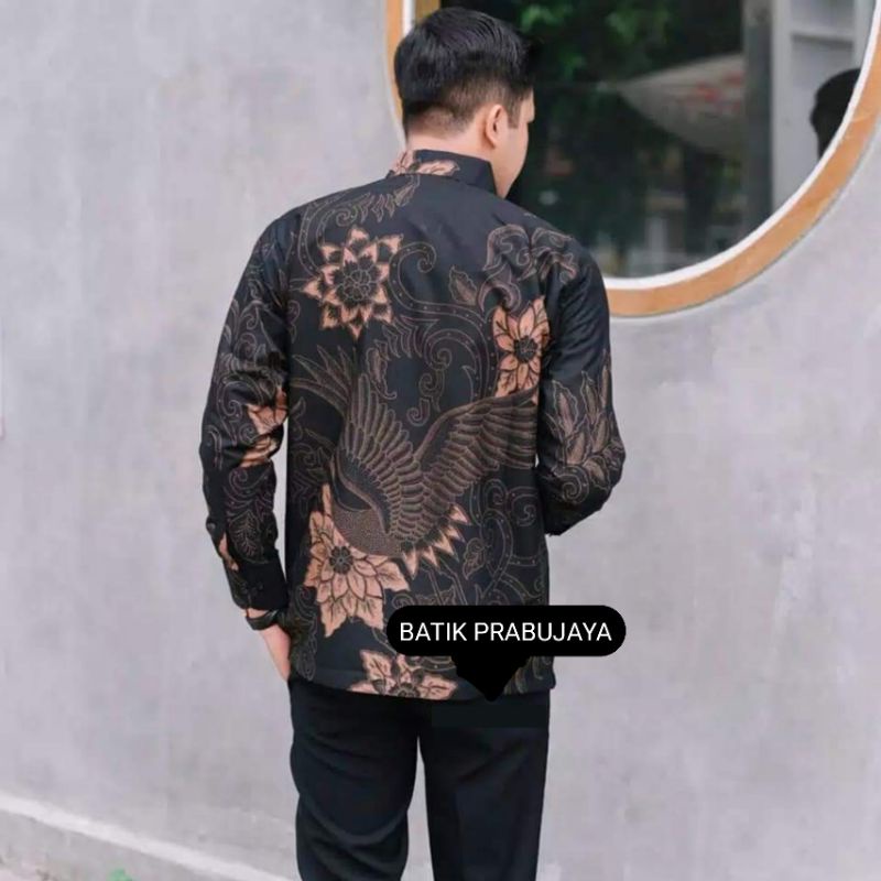 BAYUSUTA Kemeja Batik Pria Modern Lengan Panjang Full Furing - Baju Hem Batik Pria Solo Hitam