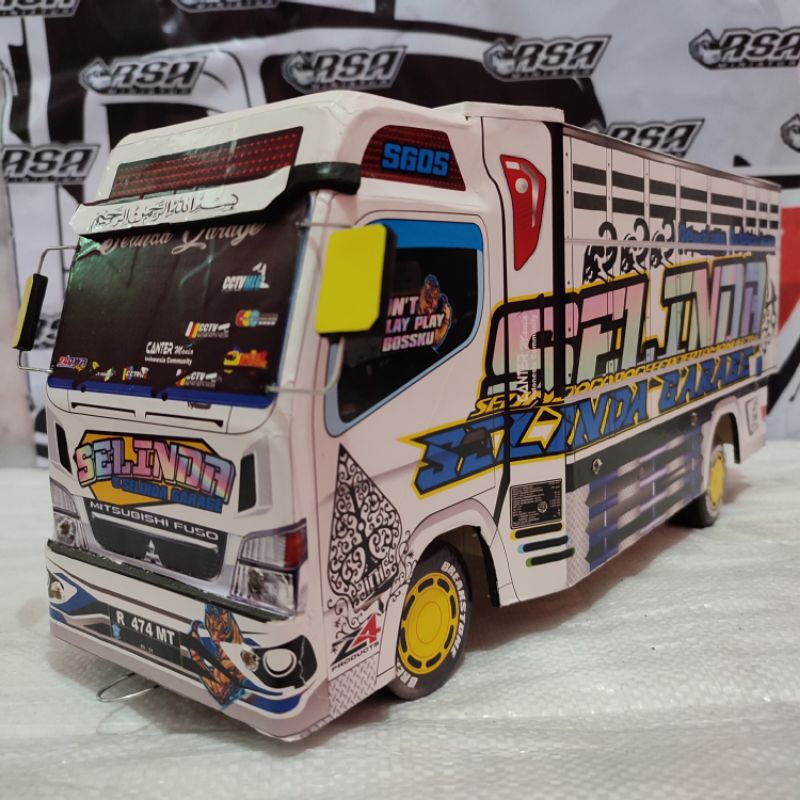 Miniatur Truk Oleng Canter SELINDA Variasi Lampu