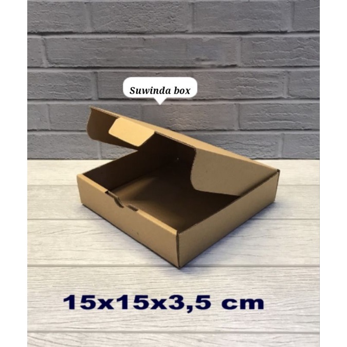 

kardus karton box Uk. 15x15x3,5 cm............model kardus Pizza