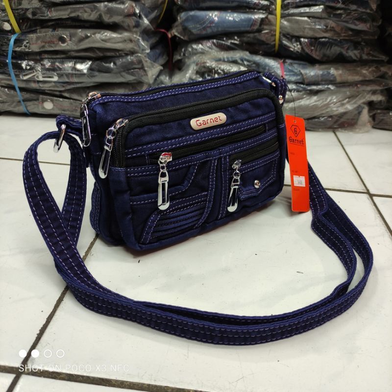 Tas slempang wanita bahan jeans ori Garnet
