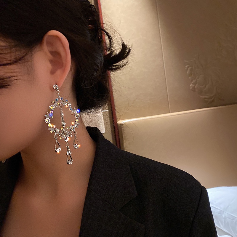 Anting Gantung Panjang Model Tetesan Air Hollow Dengan Rumbai Untuk Wanita