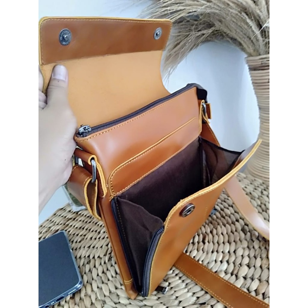 Tas Selempang Kulit Waistbag Kulit Dark Brown Premium Quality Asli Garut