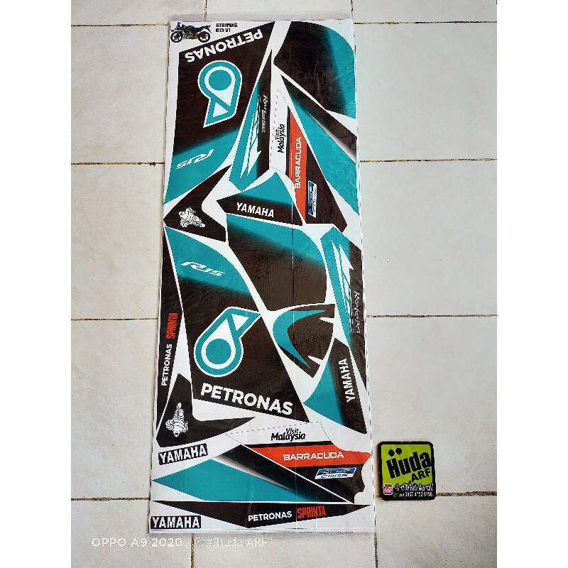 striping R15 V1 V2 sticker variasi yamaha R15 LAMA V1 V2 variasi r15 v1 v2 PETRONAS