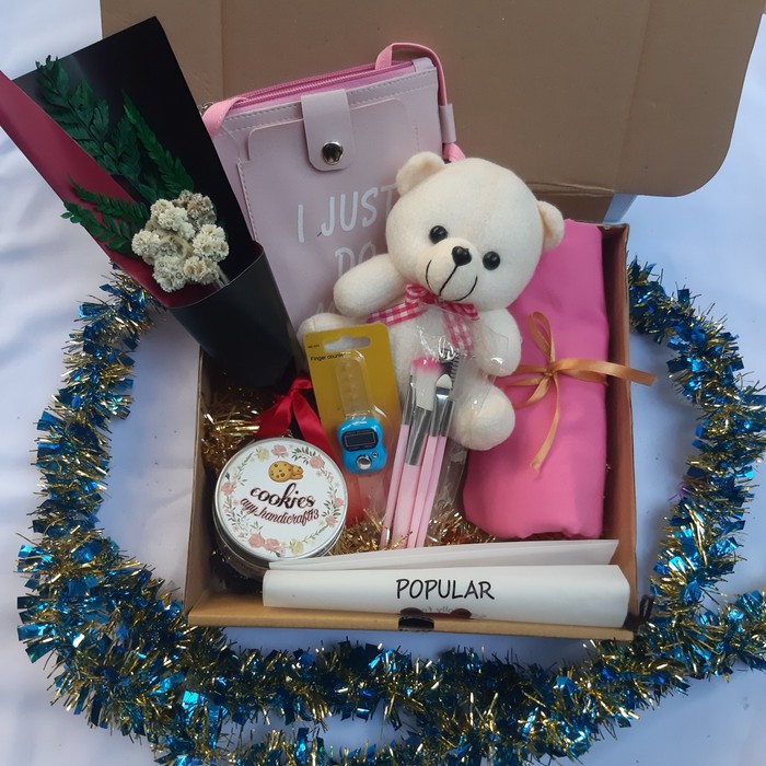 

Paket kado wanita -AN- hadiah ulang tahun/anniversary / perayaan kado Limited