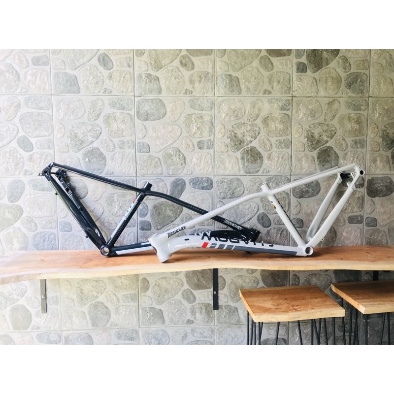 frame sepeda MTB Shadow Terraduro 27.5 size S manteb sudah mode drop out TA dan headtube tapered