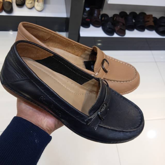 Sepatu Pierre Cardin