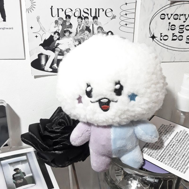 preloved truz som bagcharm (booked)