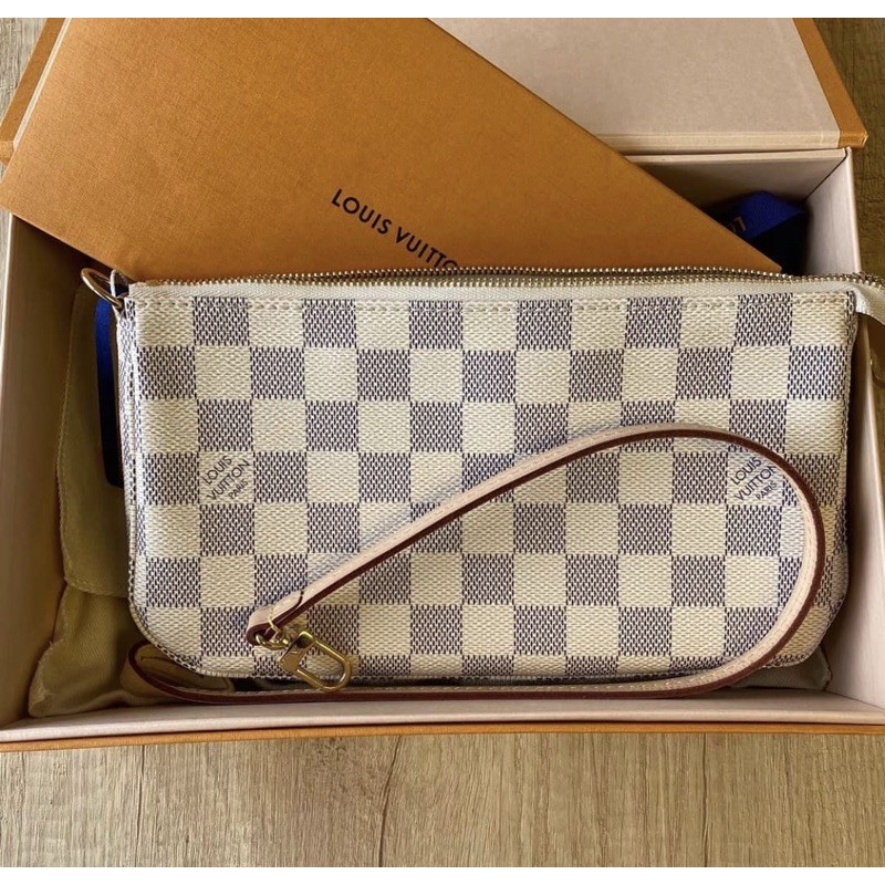 PRELOVED LV POCHETTE