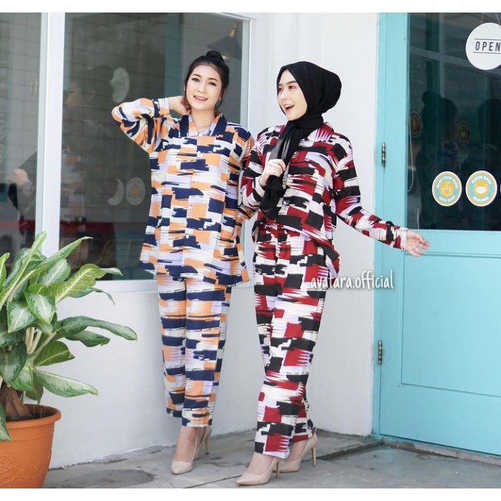 ONE SET MOTIF TRENDY / SETELAN WANITA