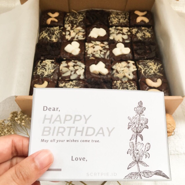 

BIRTHDAY FUDGY BROWNIES BY SCRTPIE.ID