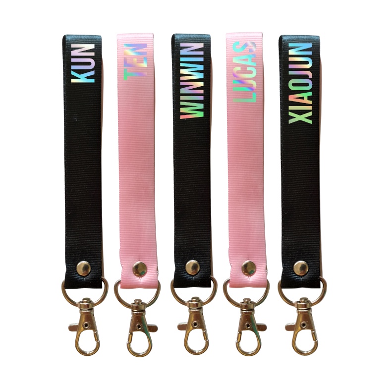 GANTUNGAN KUNCI WAYV HOLOGRAM FANMADE STRAP GANTUNGAN KUNCI HOLOGRAM WAYV MURAH