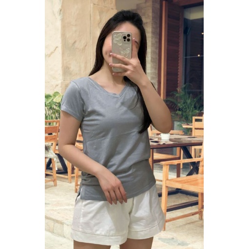 Kaos Polos Lengan  Pendek Wanita V Neck Premium