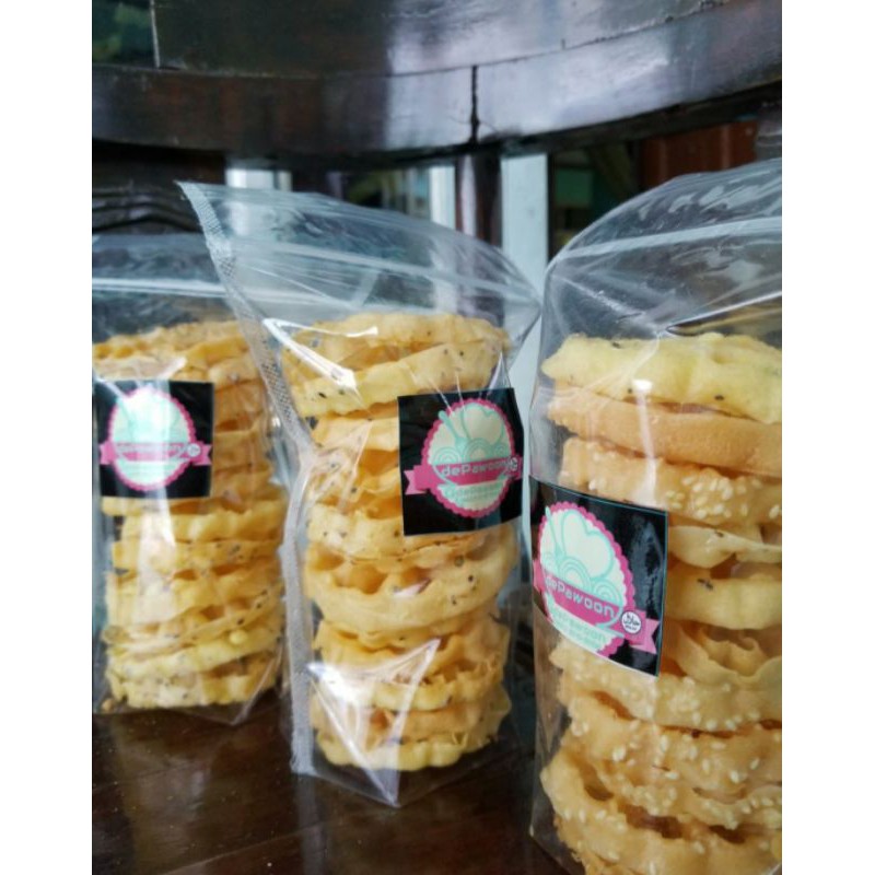 

dePawoon Snack Kue Seroja/Kembang Goyang