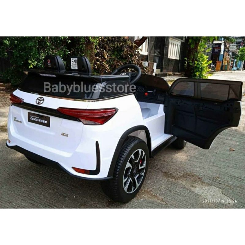 Mainan Mobil aki Anak TOYOTA FORTUNER LEGENDER M7588 with remote control - Putih)-4