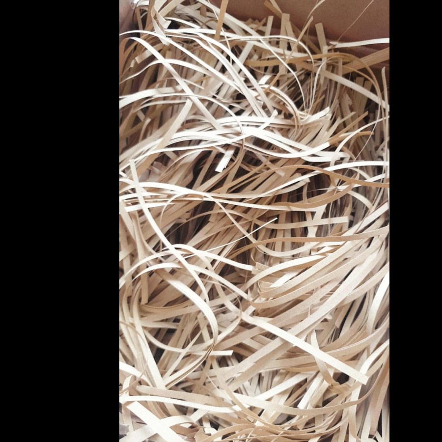 

SHREDED PAPER KERTAS CACAH LEBAR 4MM