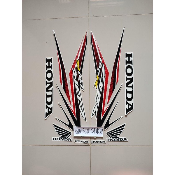 striping stiker CBR 150R CBR 150 r CBR 150R putih merah