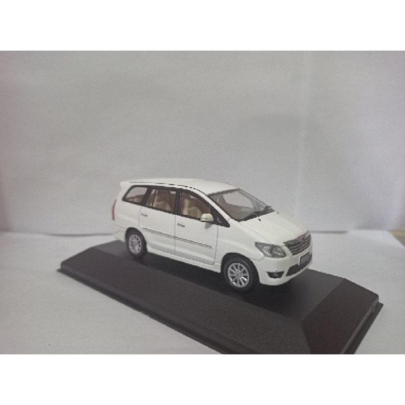 Diecast Auto 2000 mobil Toyota Grand New Kijang Innova putih Miniatur 1:43 harga murah