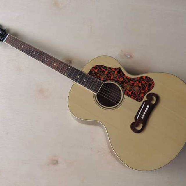 GITAR AKUSTIK GIBSON J200