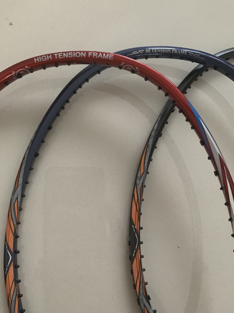Raket Badminton APACS VIRTUS Versus 77/70 free grip kuat 35 LBS ORIGINAL