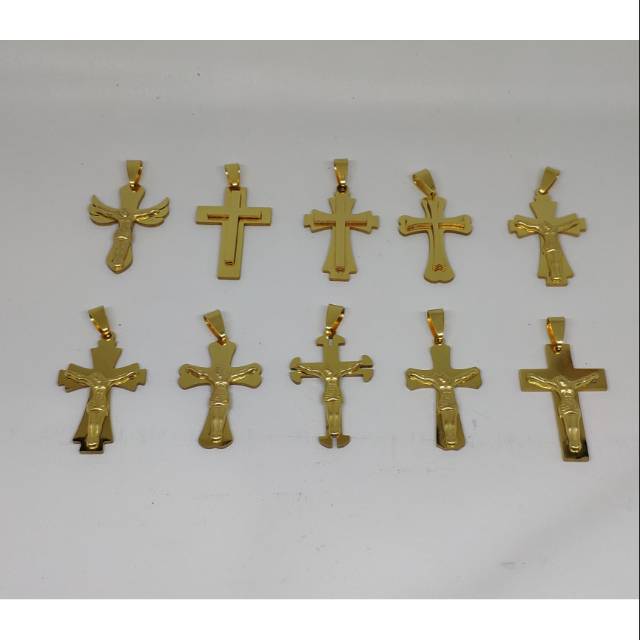 Liontin salib warna emas bahan titanium