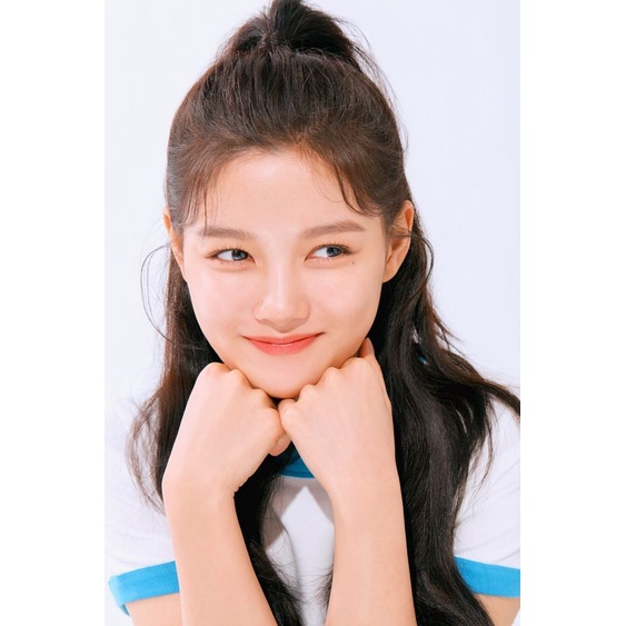 POSTER DINDING KIM YOO JUNG (BISA CUSTOM GAMBAR)