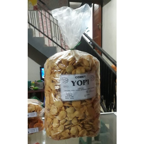 

Oleh oleh khas Sumedang _ Kripik singkong /Comet/ per 4kg/ bal