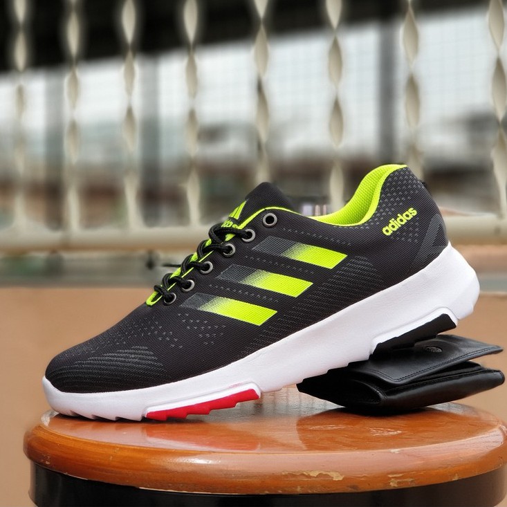 SEPATU SPORT ADIDAS GYM & RUN BLACK / SNEAKERS GYM PRIA / SEPATU KAMPUS COWOK / running