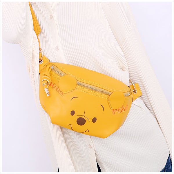 DISNEY x SKYBLUE - POOH chain bum bag