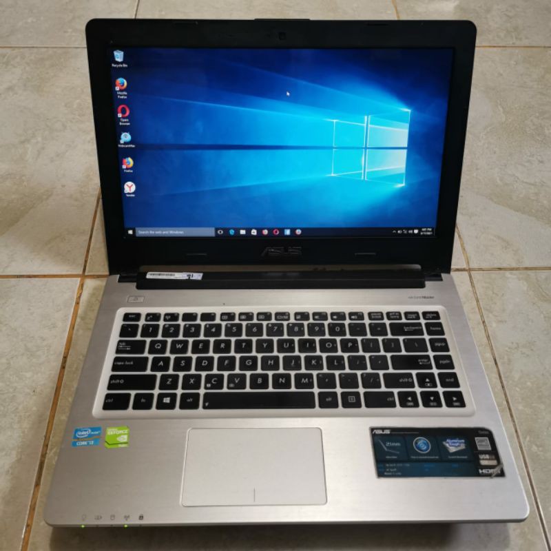 Laptop Asus A46C Cor i3-3217U Dualvga Nvdia Gerforce GT740M 2GB Ram 4GB HDD 500GB Windos 10 mulus slim