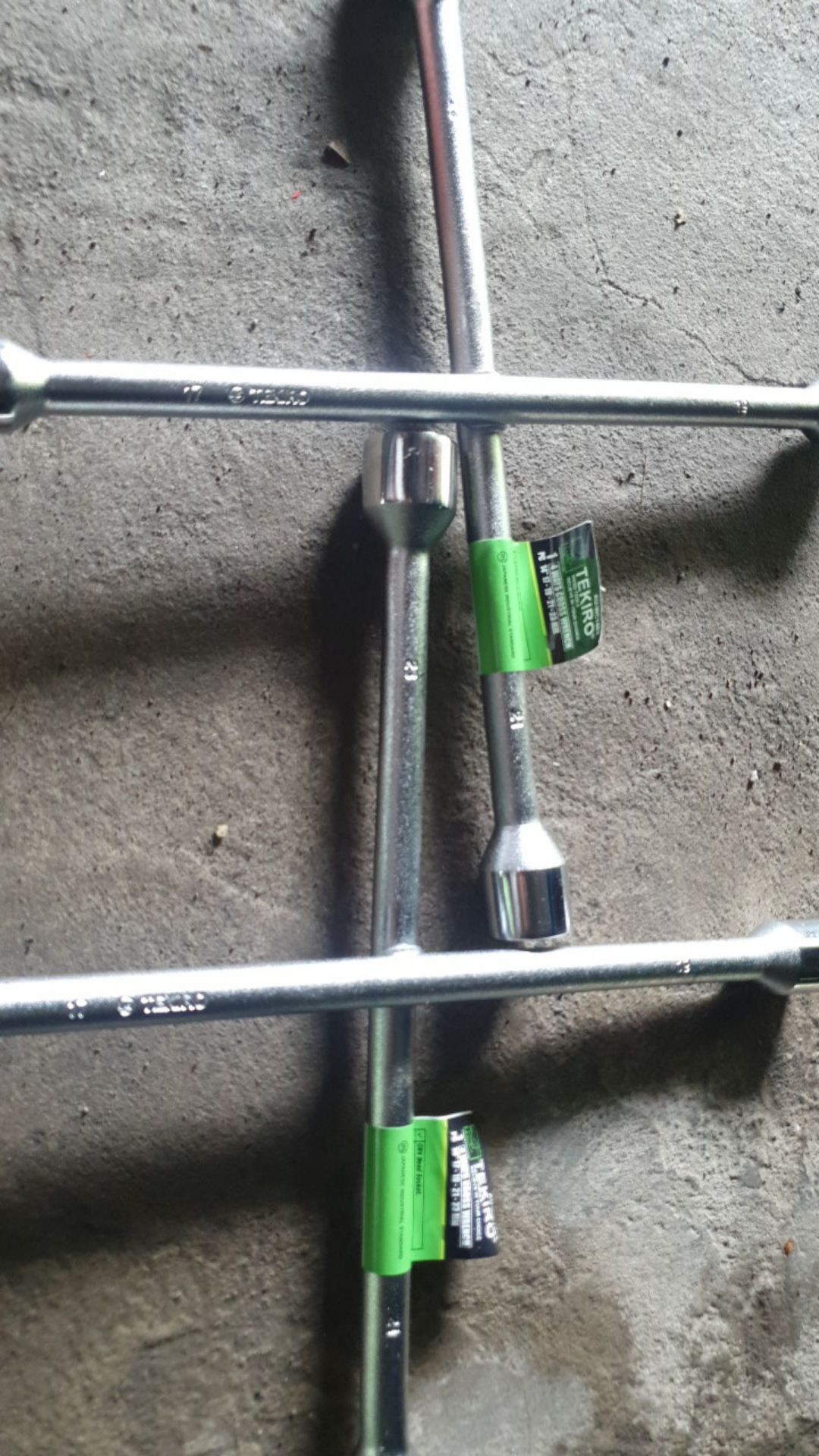 Tekiro 4 Way Cross Wrench 14 Au-wc1463 / Kunci Roda Palang 14