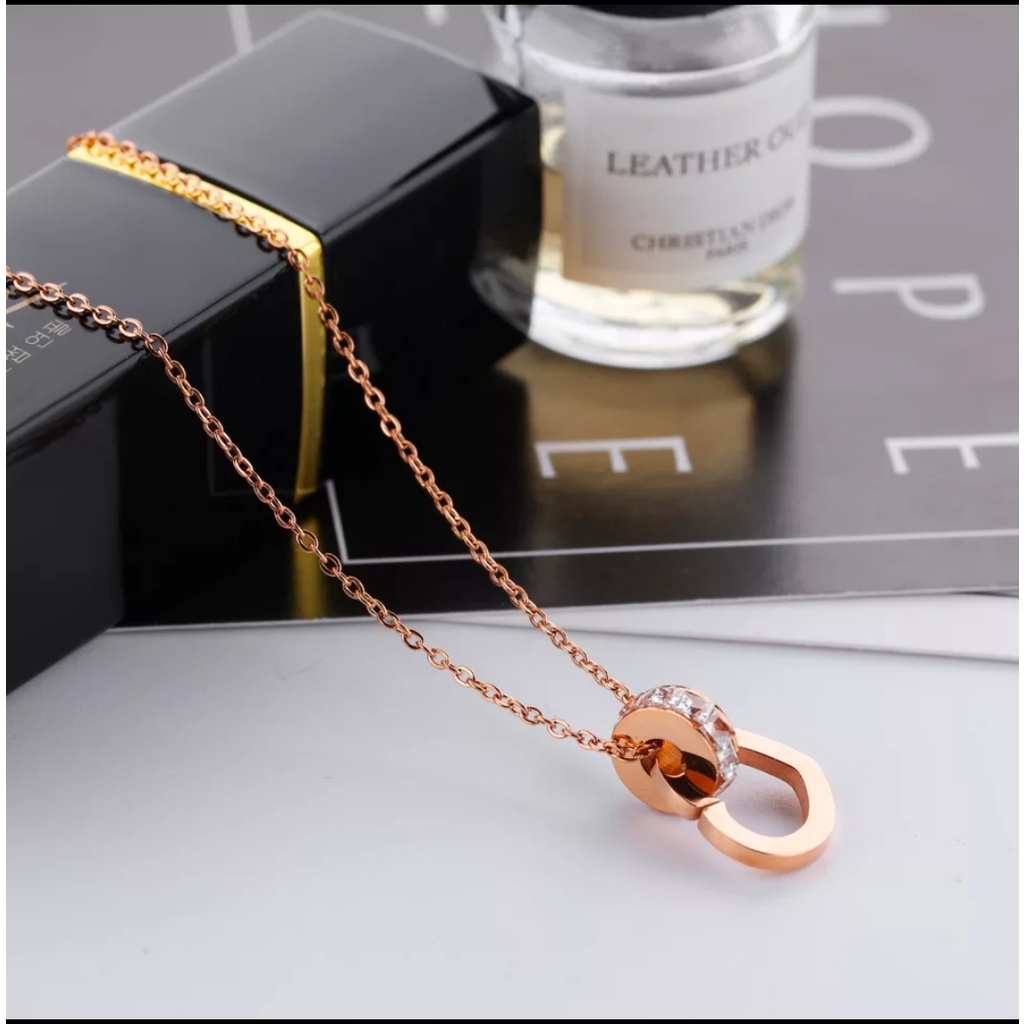 Kalung Titanium Love Ring Kristal Putih Rose Gold dan Gold